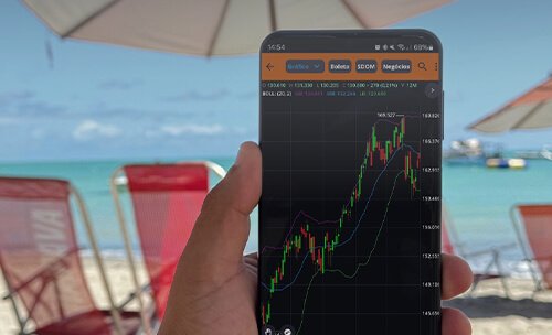 Anywhere-500x350_0000_Rockettrader-na-praia